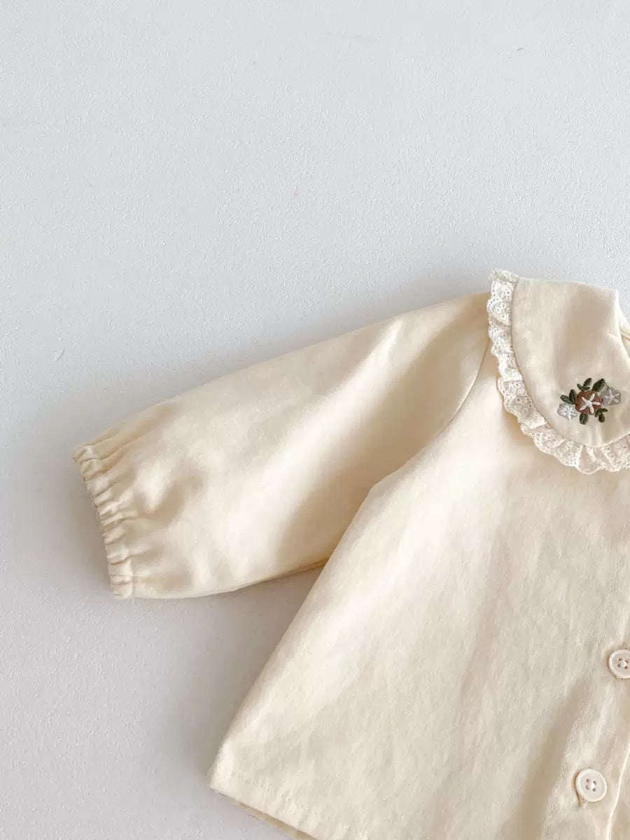 Vestido Beige con Bordado Floral Vintage