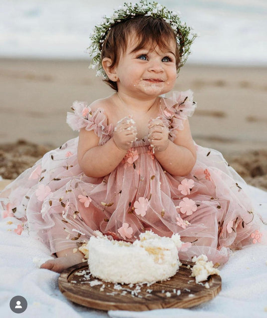 Vestido Rosa con Flores Bordadas en Tul – Modelo Blossom Garden