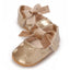 Zapatos Dorados para Bebé con Lazo de Terciopelo – Modelo Golden Heart | zapatos bebés | Ropa de bebé y niña | El Closet de Emma
