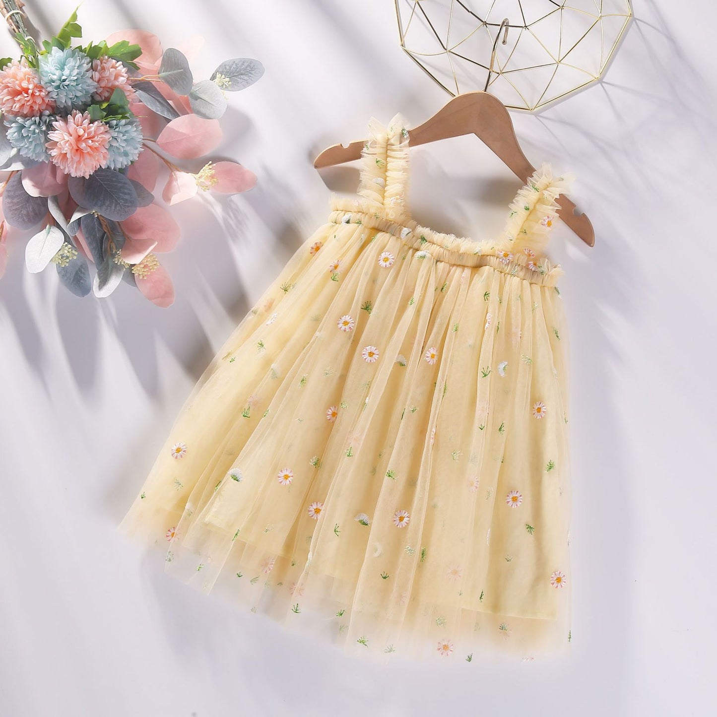 Vestido Tul con Margaritas Bordadas