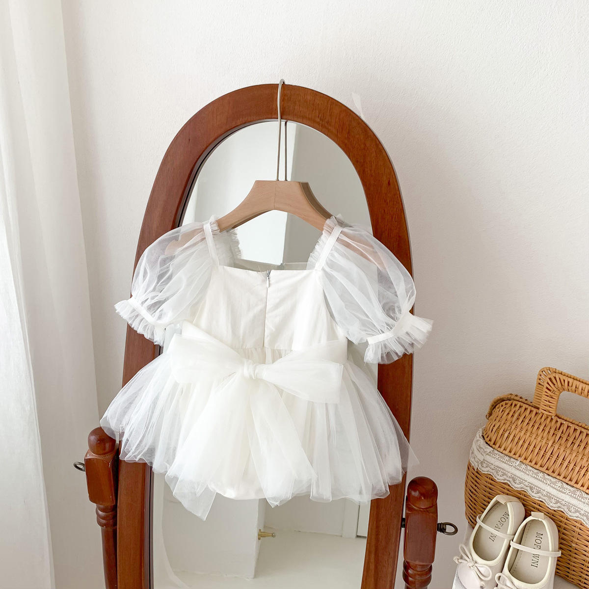 Vestido Blanco con Lazo – Modelo Bella Bow