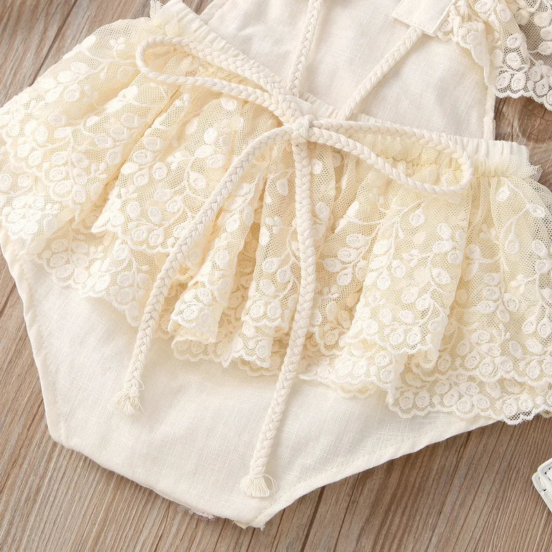 Enterizo de Encaje con Flores Bordadas para Bebé – Modelo Garden Bloom