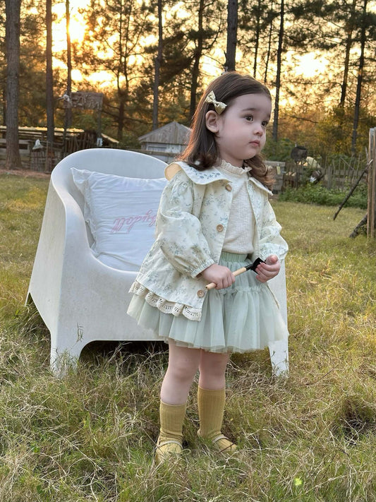 Conjunto Elegante para Niña con Chaqueta, Polo y Falda de Tul Verde