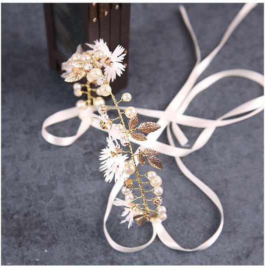 Diadema Floral Blanca con Perlas y Cinta – Modelo Pearl Blossom