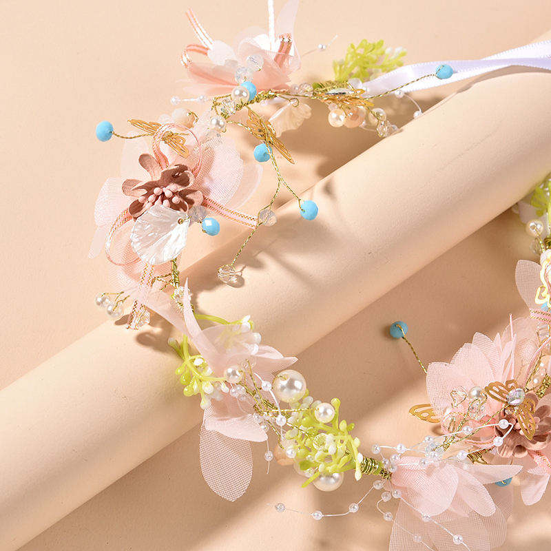 Diadema Floral con Mariposas Doradas y Cinta – Modelo Garden Whisper
