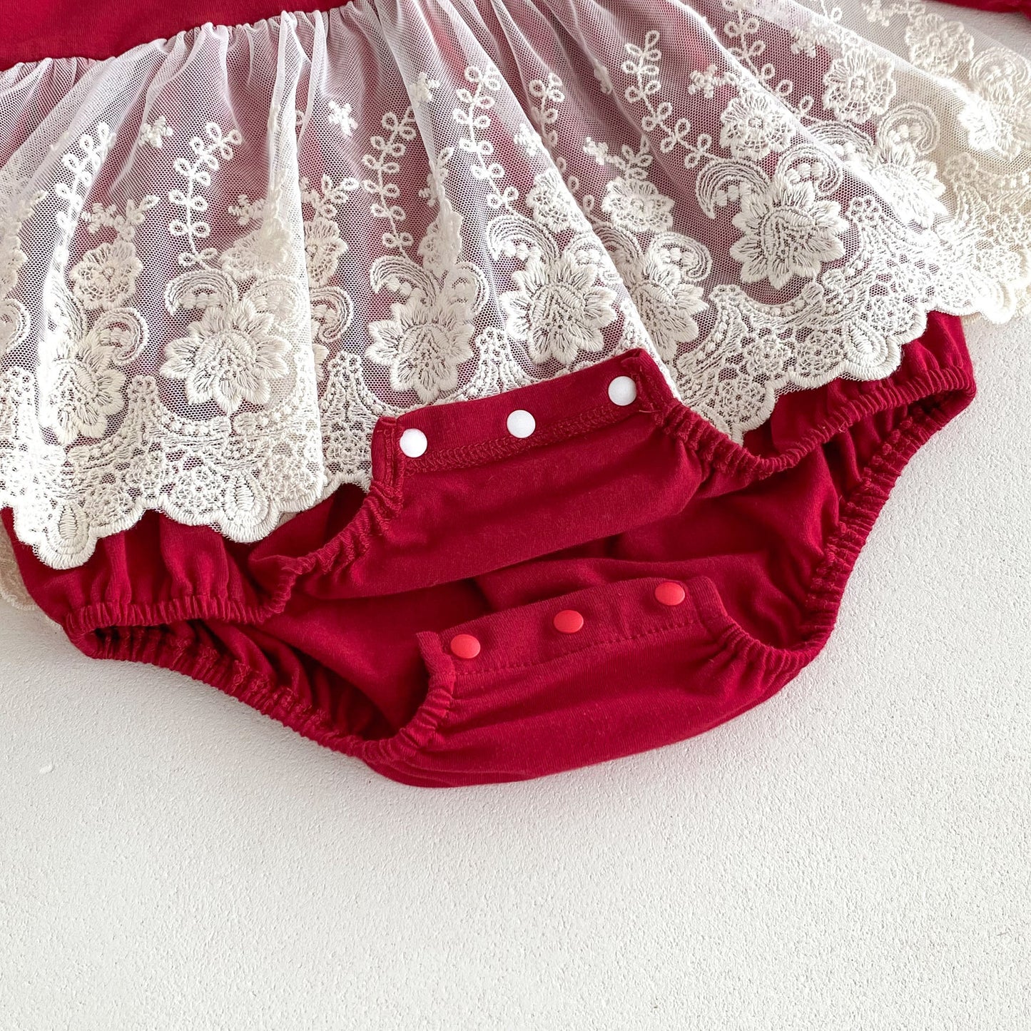 Vestido Tipo Romper Rojo con Encaje para Bebé Niña