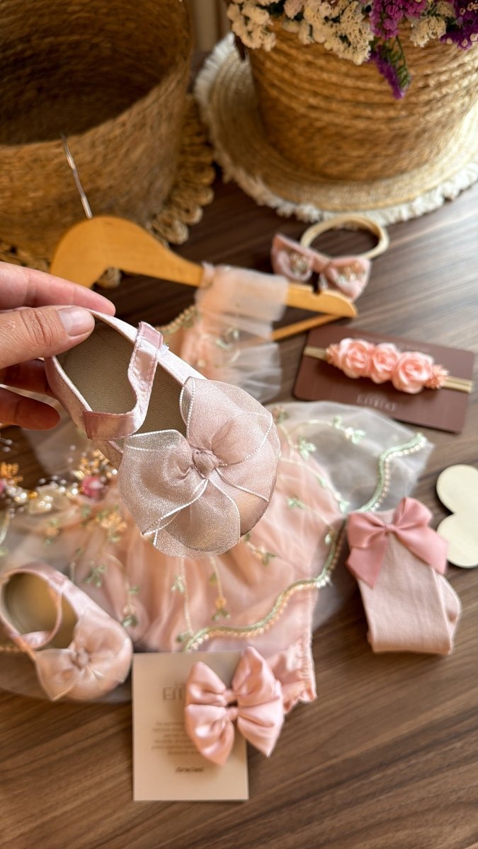 Outfit susurro de rosas | Vestido de Encaje | Ropa de bebé y niña | El Closet de Emma