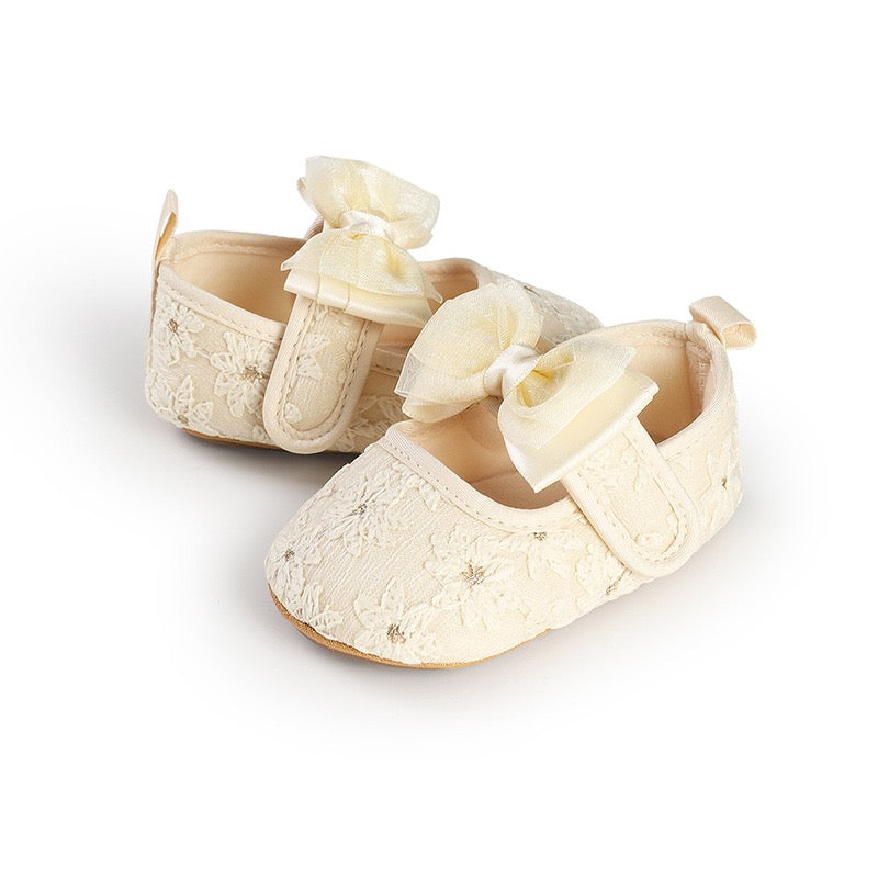 Zapatos Amarillo de Encaje con Lazo para Bebé | Elegantes y Suaves