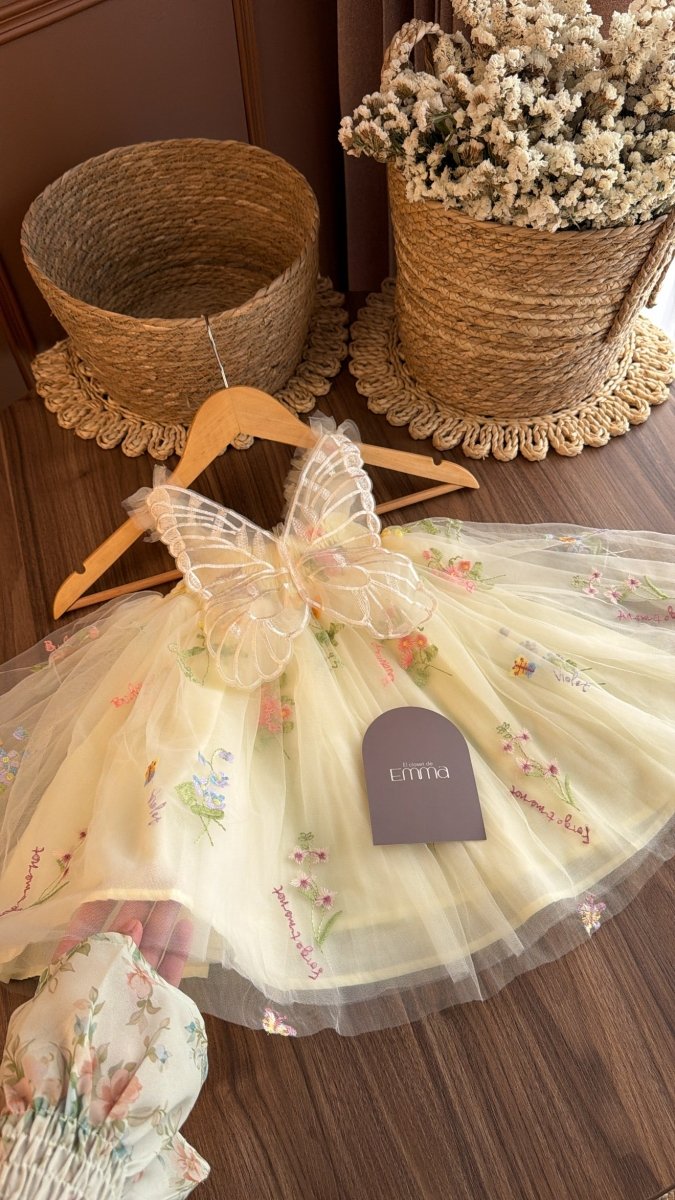 Outfit de Primer Año para Bebé Niña con Alas de Mariposa | Vestido Floral con Accesorios Completos | | Ropa de bebé y niña | El Closet de Emma