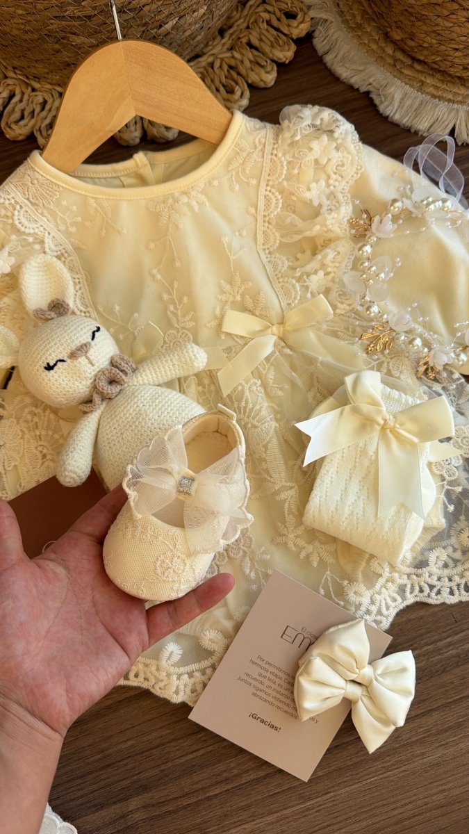Vestido Outfit Vintage Ivory con Amigurumi | | Ropa de bebé y niña | El Closet de Emma