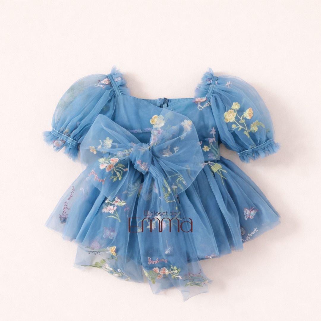 Vestido Tul Azul Bordado Floral con Lazo – Ocasiones Especiales
