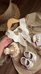 Outfit Elegancia Beige – 1er Añito | | Ropa de bebé y niña | El Closet de Emma