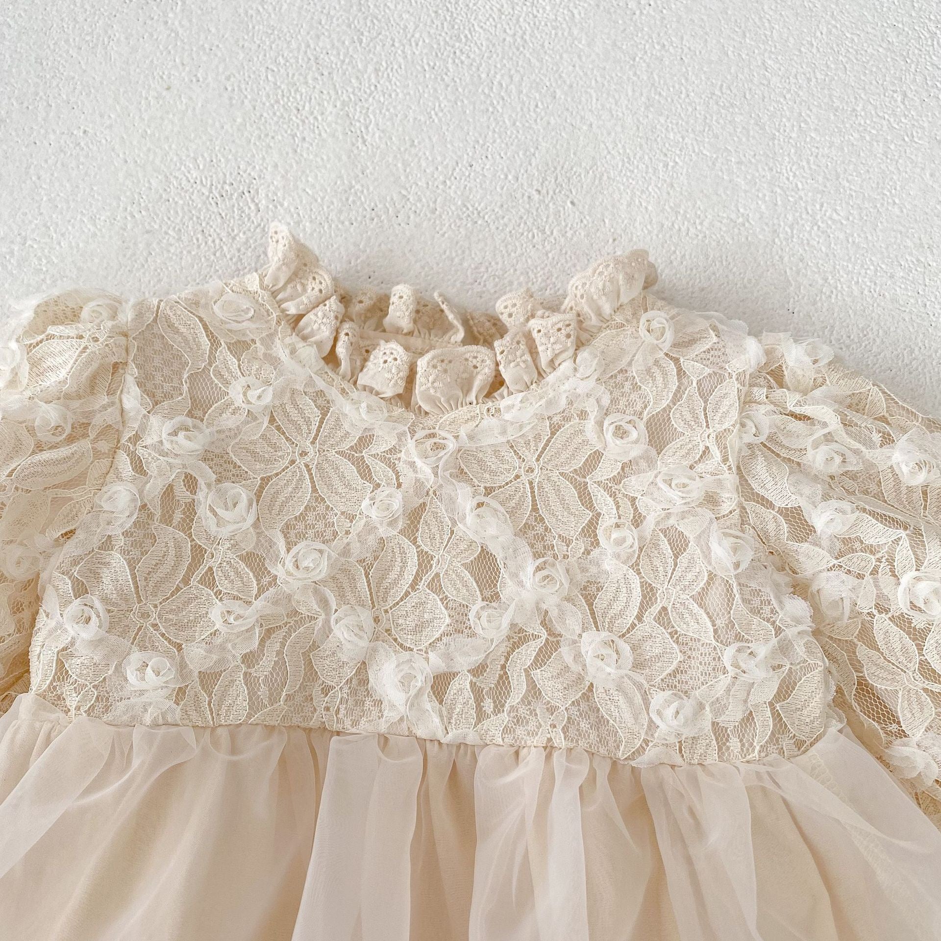 Vestido de Encaje con Flores 3D y Tul