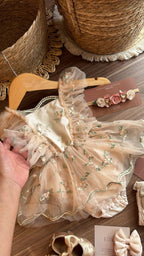 Vestido outfit encanto de Alba | | Ropa de bebé y niña | El Closet de Emma