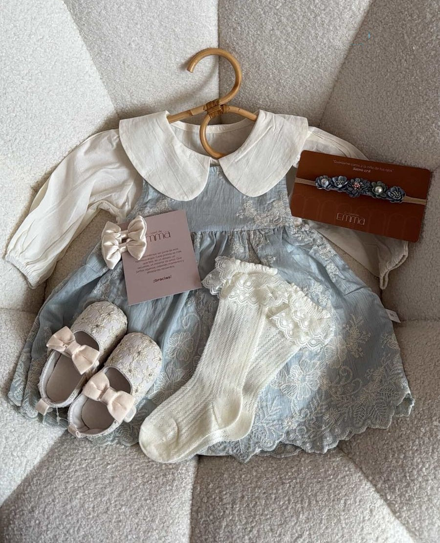 Outfit completo Vestido de encaje vintage celeste