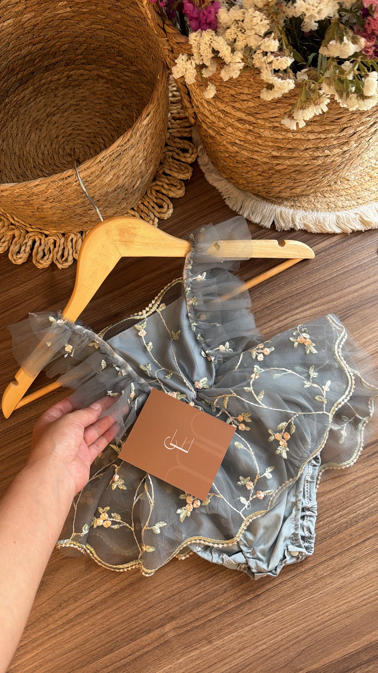 Vestido Luna floral: tu look primaveral perfecto