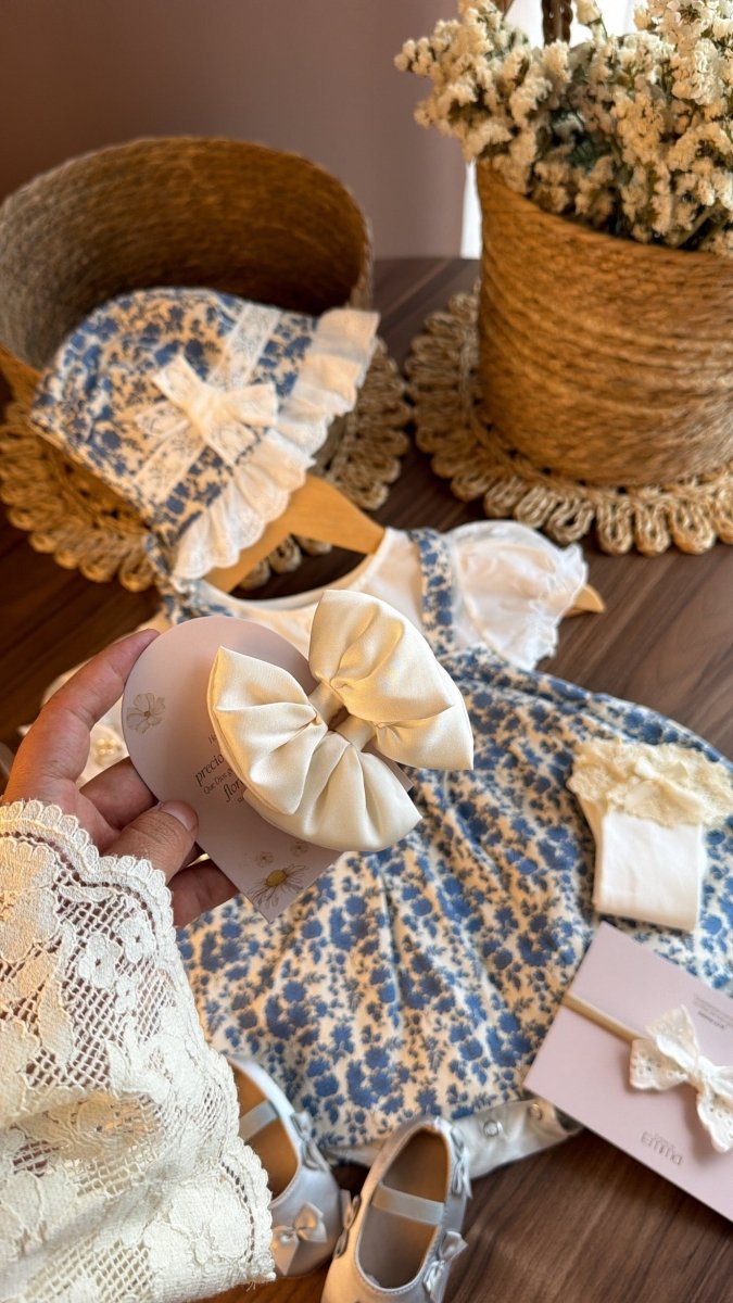 Outfit Vintage Floral para Bebé con Vestido, Zapatos y Accesorios | | Ropa de bebé y niña | El Closet de Emma