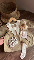 Outfit Elegancia Beige – 1er Añito | | Ropa de bebé y niña | El Closet de Emma