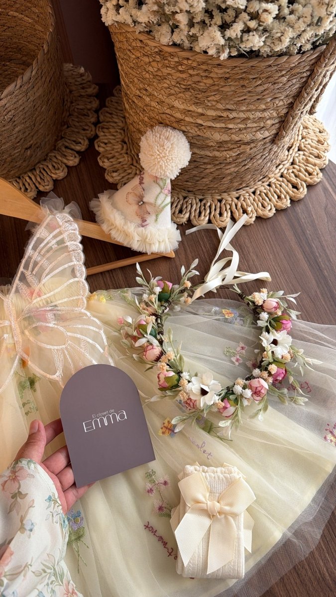 Outfit de Primer Año para Bebé Niña con Alas de Mariposa | Vestido Floral con Accesorios Completos | | Ropa de bebé y niña | El Closet de Emma