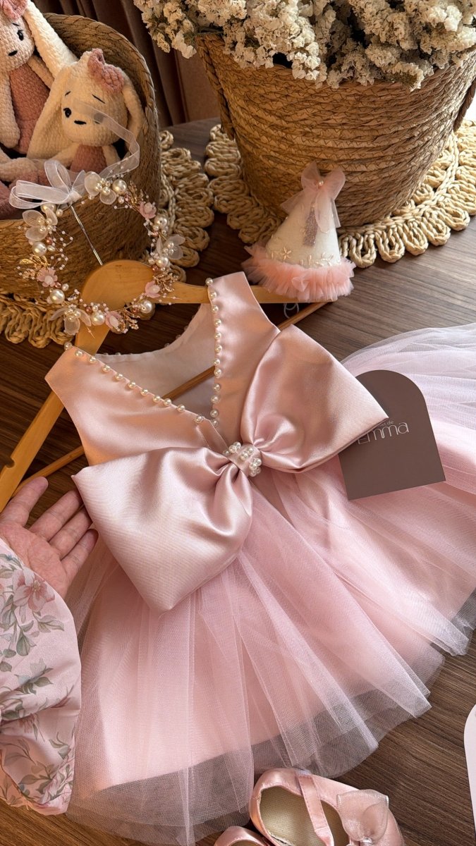 Outfit Rosa Empolvado para Bebé | Vestido de Tul con Perlas, Zapatos, Tiara y Gorrito de Primer Año | | Ropa de bebé y niña | El Closet de Emma