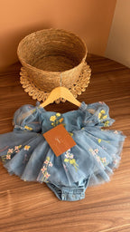 Vestido Tul Azul Bordado Floral con Lazo – Ocasiones Especiales | Vestido de Encaje | Ropa de bebé y niña | El Closet de Emma