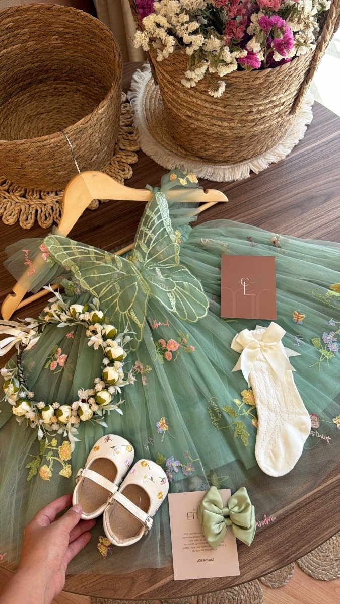 Vestido outfit verde encanto de hadas | | Ropa de bebé y niña | El Closet de Emma Imagen principal del producto