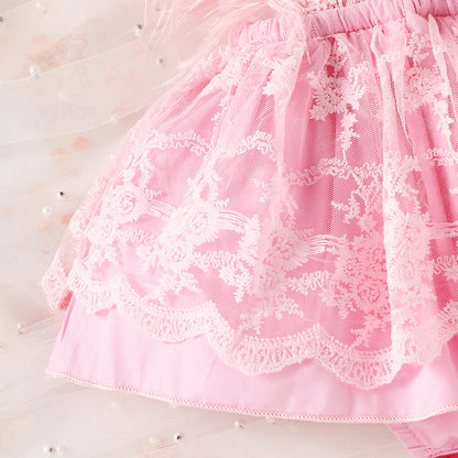 Vestido Rosa de Encaje con Plumas – Glamour y Dulzura en una sola prenda