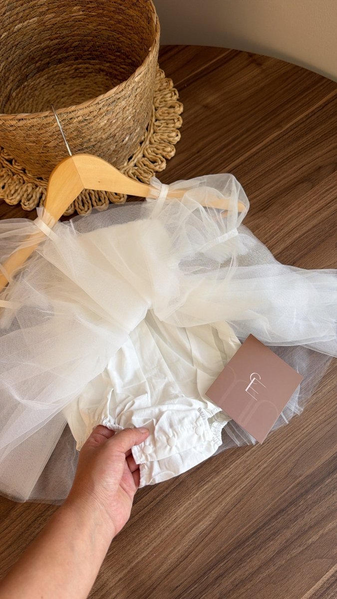 Outfit Bebé Elegante en Blanco | | Ropa de bebé y niña | El Closet de Emma