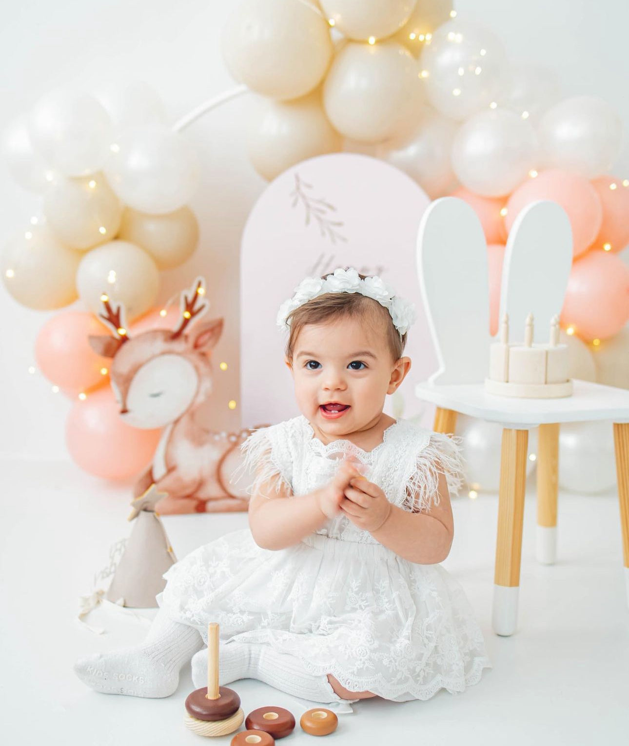 Vestido Ángel Encantado – Encaje con Plumitas