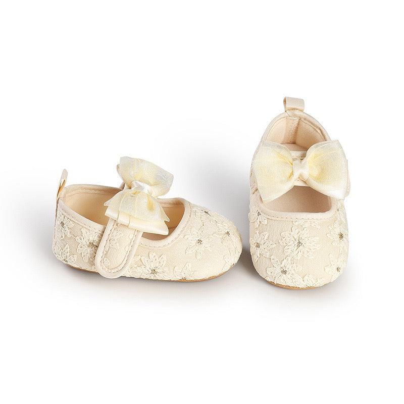 Zapatos Amarillo de Encaje con Lazo para Bebé | Elegantes y Suaves
