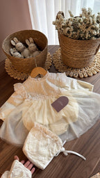 Conjunto de Bautizo para Bebé Niña en Marfil | Vestido Vintage con Accesorios | | Ropa de bebé y niña | El Closet de Emma