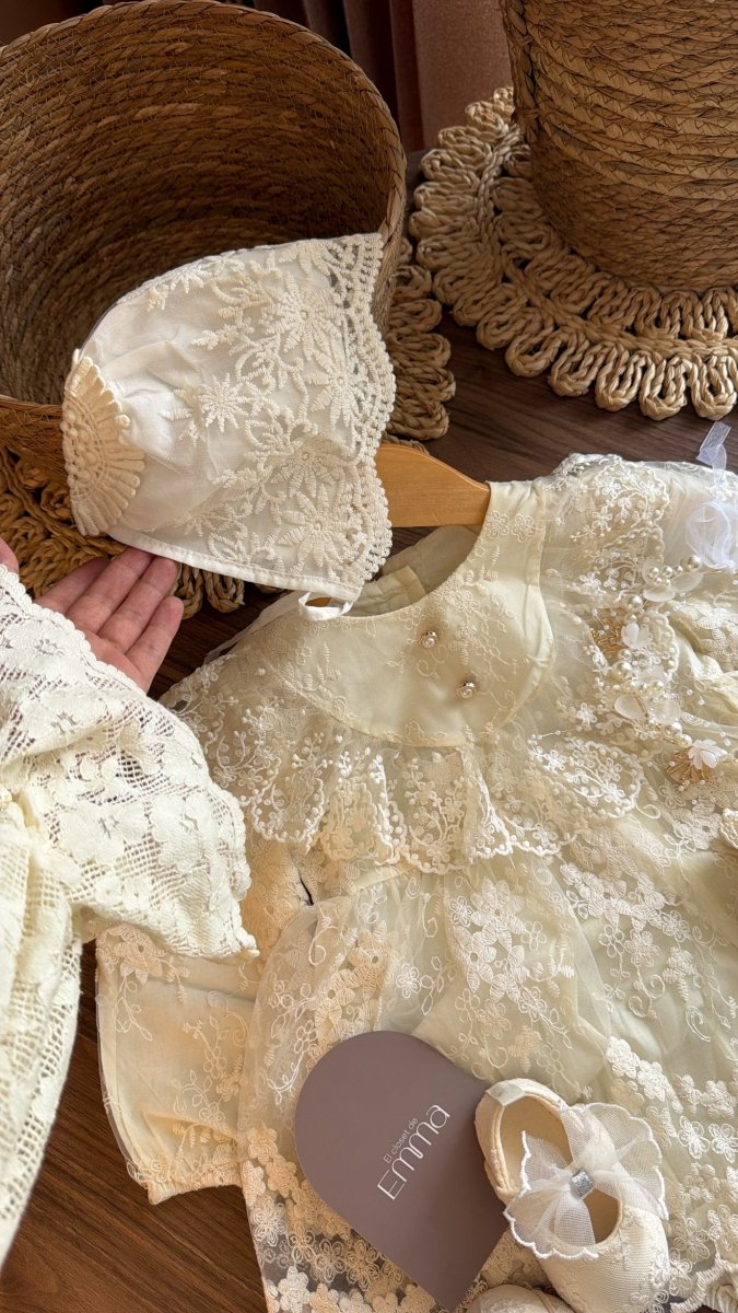 Conjunto de Bautizo para Bebé Niña Color Marfil con Encaje | Vestido, Medias, Zapatos y Accesorios | | Ropa de bebé y niña | El Closet de Emma