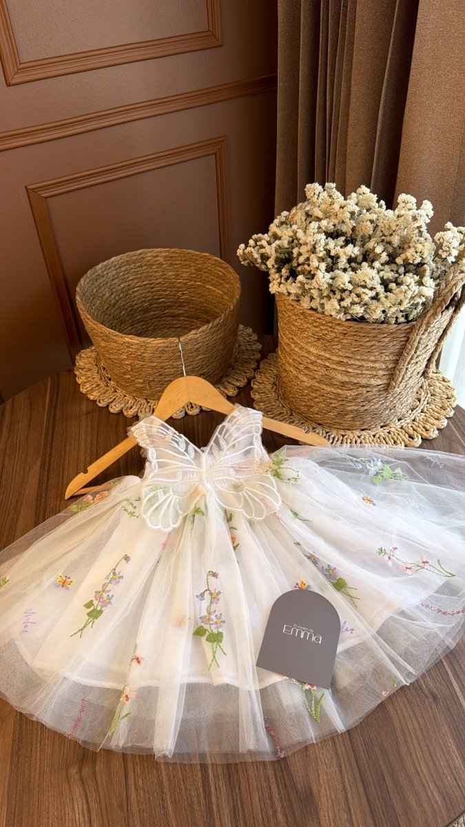 Nombre SEO: Outfit de Hada para Bebé con Vestido Floral y Accesorios | | Ropa de bebé y niña | El Closet de Emma