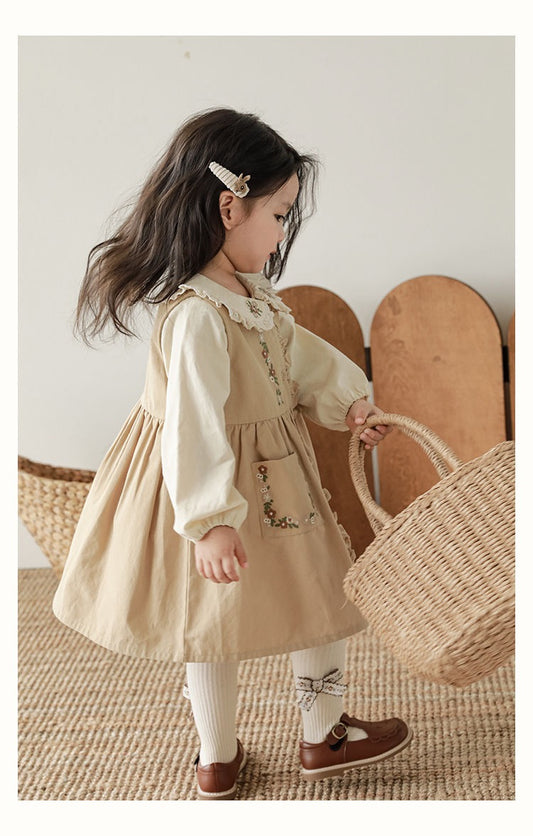 Vestido Beige con Bordado Floral Vintage