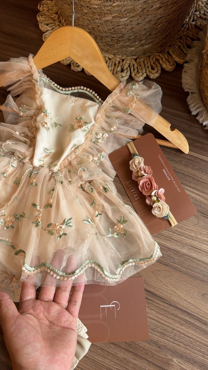 Vestido outfit encanto de Alba | | Ropa de bebé y niña | El Closet de Emma