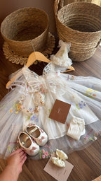 Outfit vestido con alas de Ensueño en Blanco | | Ropa de bebé y niña | El Closet de Emma