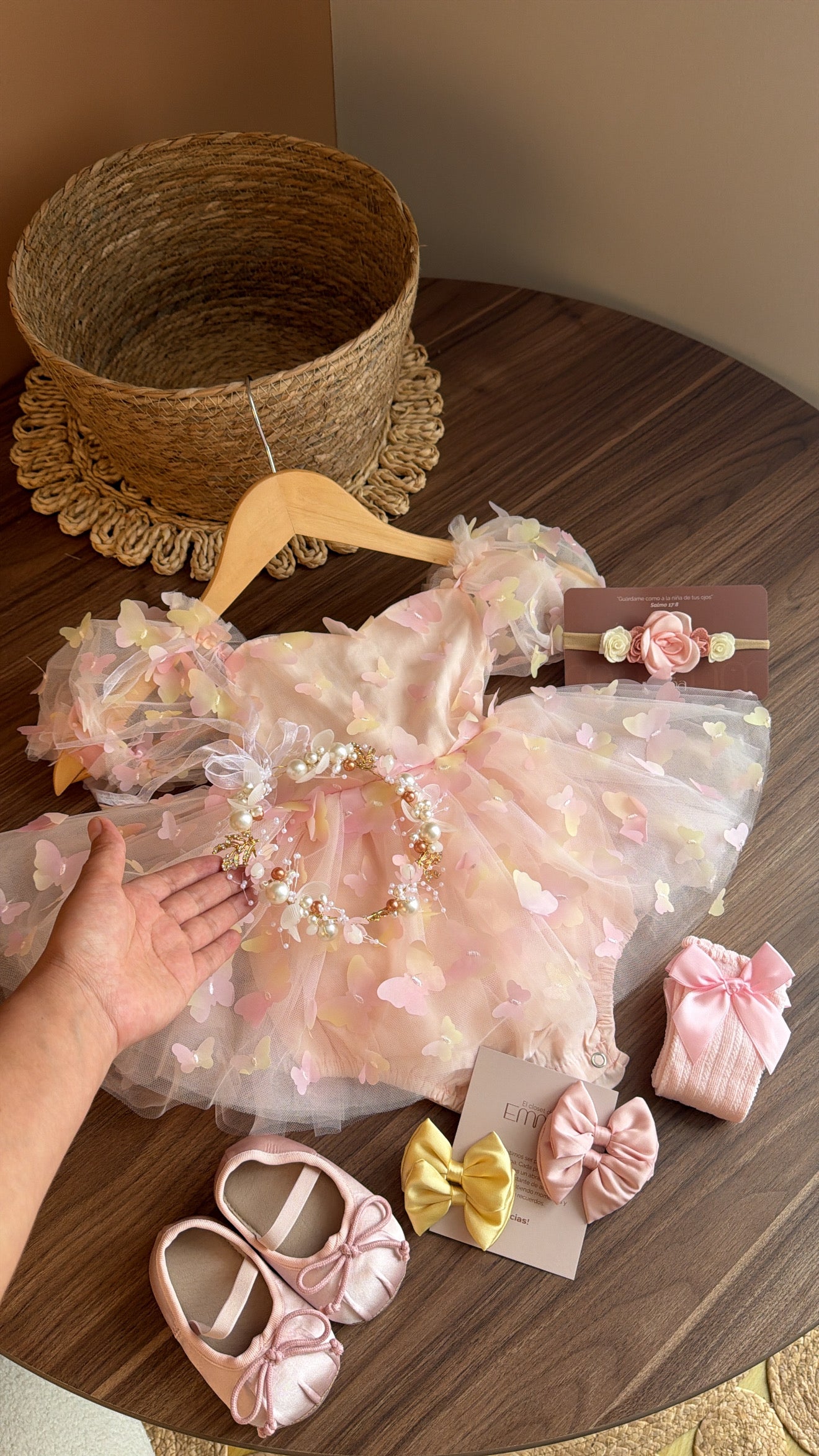 Outfit vestido de  Mariposas 3d Emma Imagen principal del producto