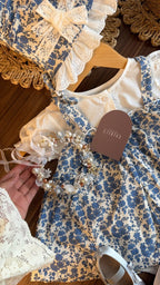 Outfit Vintage Floral para Bebé con Vestido, Zapatos y Accesorios | | Ropa de bebé y niña | El Closet de Emma
