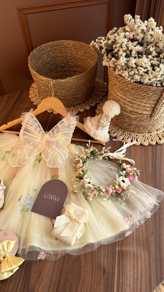 Outfit de Primer Año para Bebé Niña con Alas de Mariposa | Vestido Floral con Accesorios Completos | | Ropa de bebé y niña | El Closet de Emma