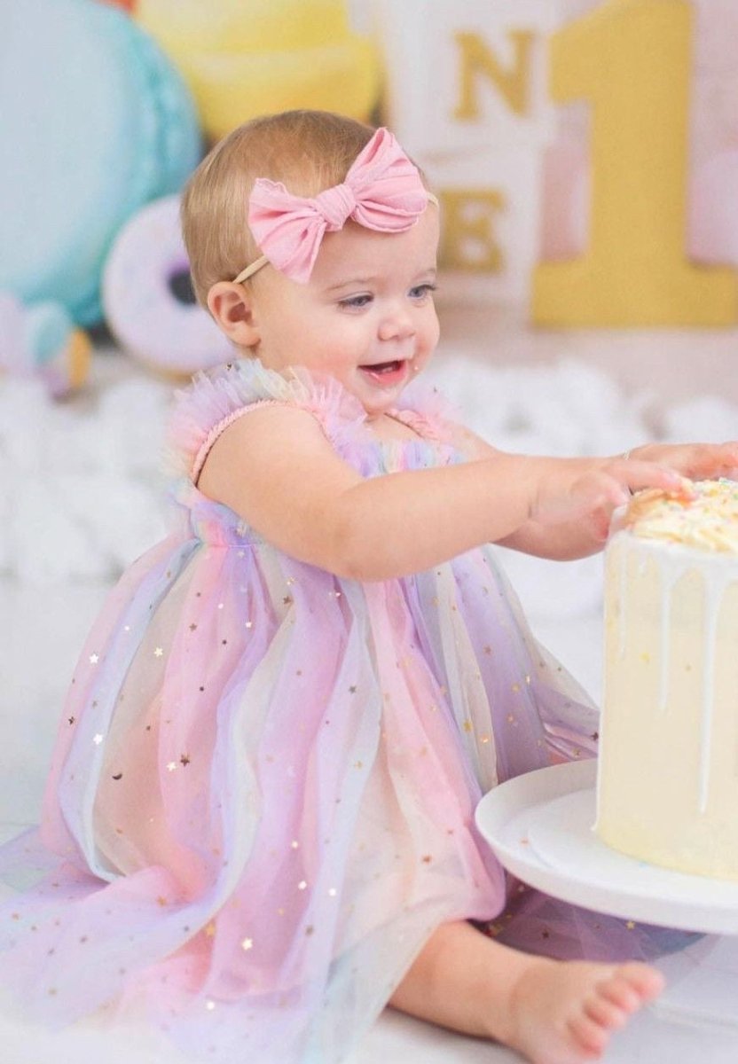 Vestido Arcoíris de Tul con Estrellas Doradas – Modelo Rainbow Star | Vestido | Ropa de bebé y niña | El Closet de Emma Imagen principal del producto