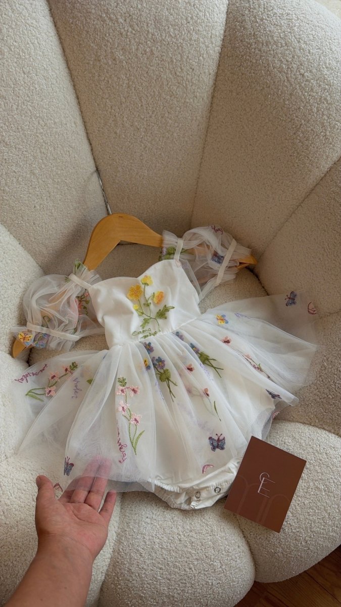 Vestido Floral Blanco Tul Lazo – Edición Encanto | Vestido de Encaje | Ropa de bebé y niña | El Closet de Emma