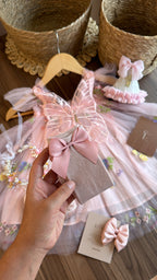 Outfit  vestido rosa con Alas de Ensueño