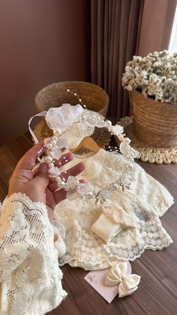 Conjunto de Bautizo para Bebé Niña Color Marfil con Encaje | Vestido, Medias, Zapatos y Accesorios | | Ropa de bebé y niña | El Closet de Emma