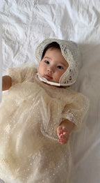 Vestido de Tul Bordado Color Marfil con Mangas Abullonadas