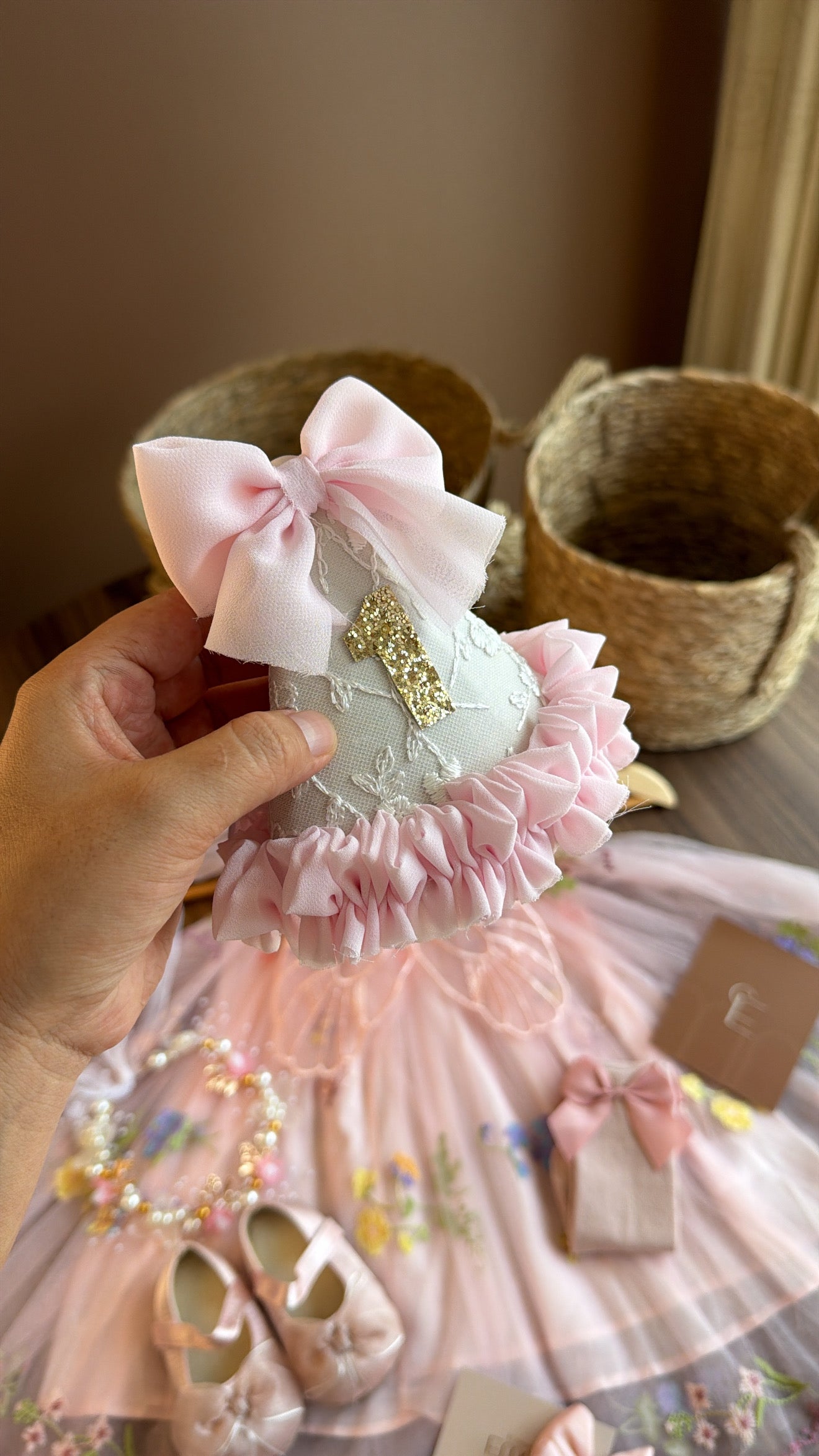 Outfit  vestido rosa con Alas de Ensueño