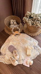 Outfit de Bautizo para Niña en Marfil con Encaje Floral, Zapatos y Tiara de Perlas | El Clóset de Emma | | Ropa de bebé y niña | El Closet de Emma