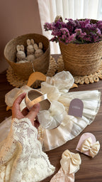 Outfit Vintage para Niña | Vestido, Medias, Zapatos, Tiara y Ganchos