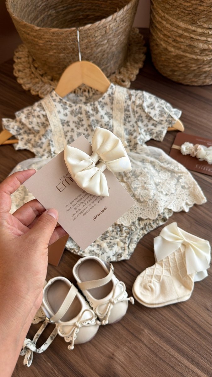 Vestido Bebé Elegante Estilo Vintage con Encaje “Sueño de Encaje” | | Ropa de bebé y niña | El Closet de Emma