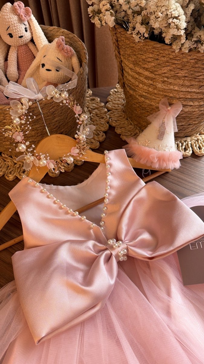 Outfit Rosa Empolvado para Bebé | Vestido de Tul con Perlas, Zapatos, Tiara y Gorrito de Primer Año | | Ropa de bebé y niña | El Closet de Emma