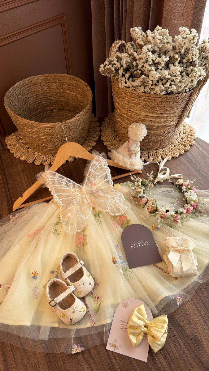 Outfit de Primer Año para Bebé Niña con Alas de Mariposa | Vestido Floral con Accesorios Completos | | Ropa de bebé y niña | El Closet de Emma